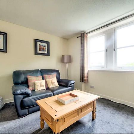 Charming 1 Bed Apartment With Castle View エディンバラ エクステリア 写真