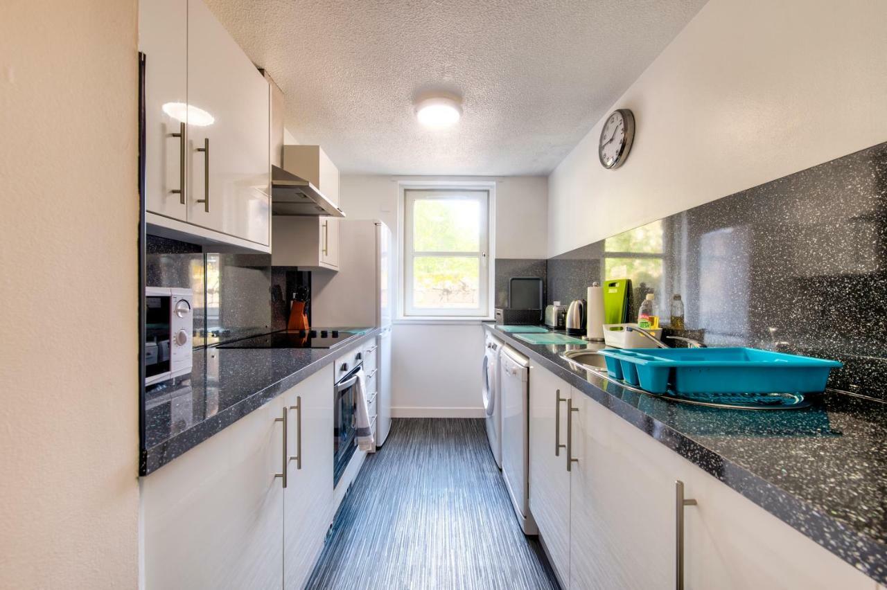 Charming 1 Bed Apartment With Castle View エディンバラ エクステリア 写真