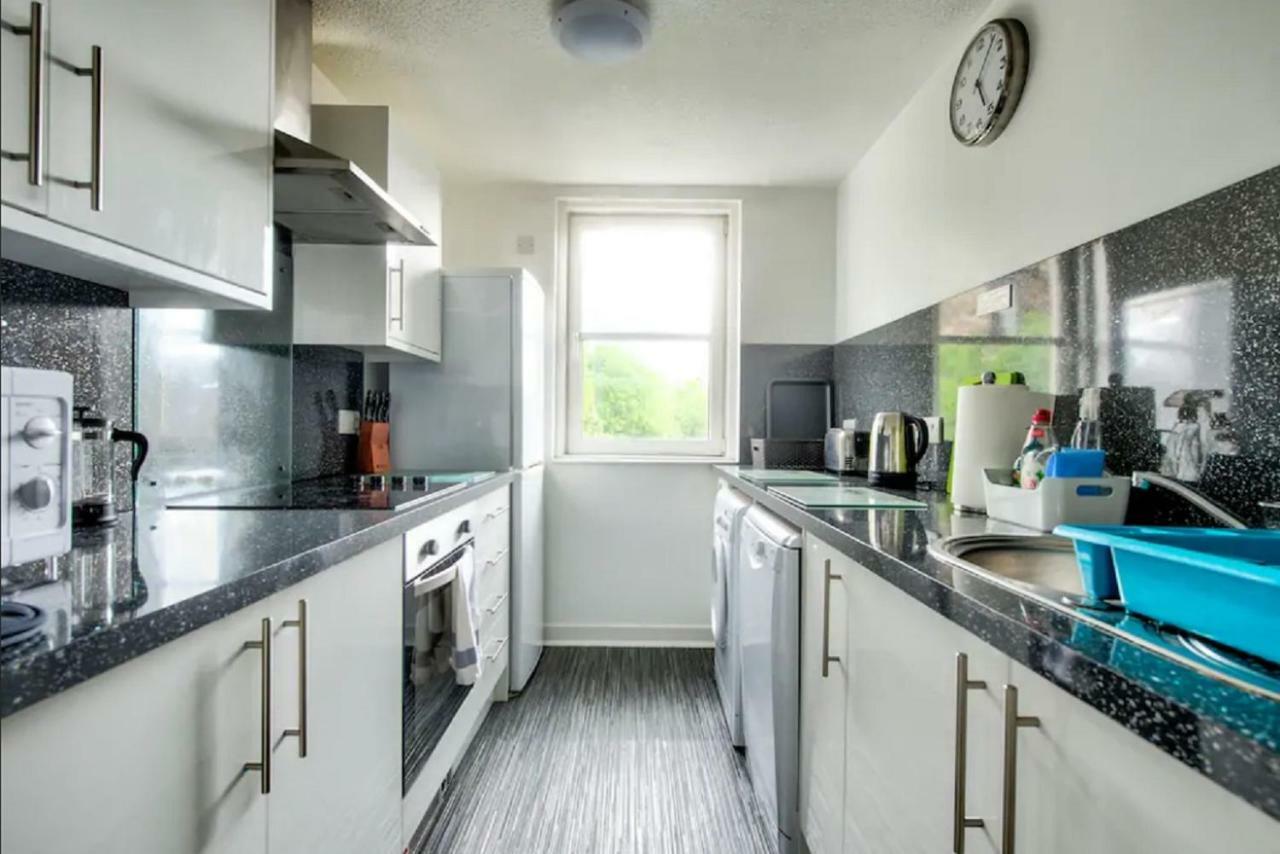 Charming 1 Bed Apartment With Castle View エディンバラ エクステリア 写真