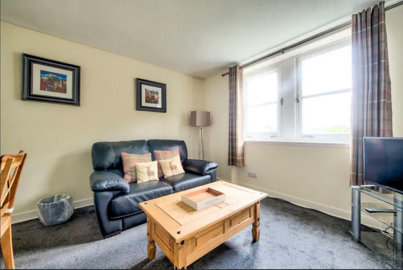 Charming 1 Bed Apartment With Castle View エディンバラ エクステリア 写真